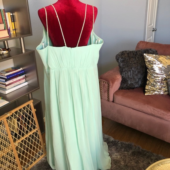 David’s Bridal Bridesmaid dress - Picture 2 of 8